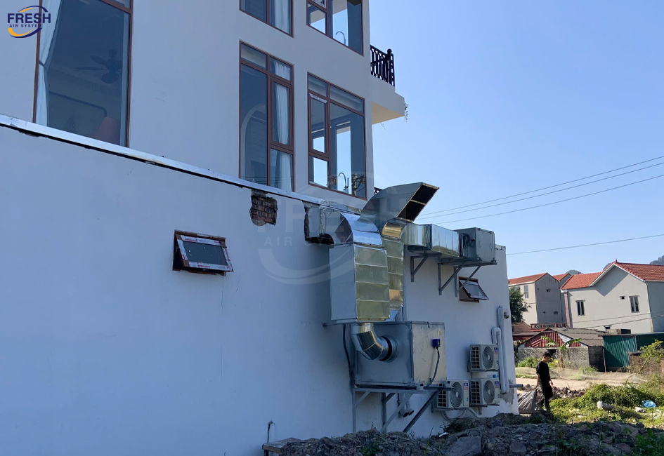 lap-dat-he-thong-hut-khoi-bep-va-cap-khi-tuoi-cho-bep-khach-san