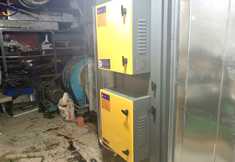 xu-ly-khi-thai-nha-bep-nha-hang-bang-may-loc-tinh-dien