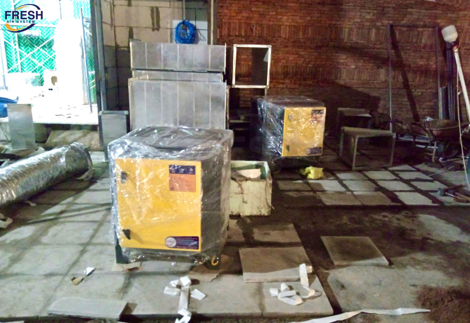 xu-ly-khi-thai-nha-bep-steak-tai-trung-tam-thuong-mai