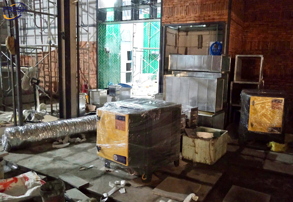 xu-ly-khi-thai-nha-bep-steak-tai-trung-tam-thuong-mai