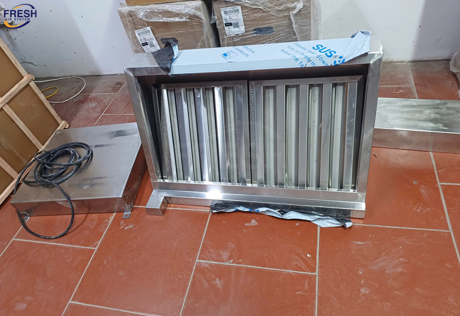 lap-dat-tum-hut-mui-bep-cho-gia-dinh