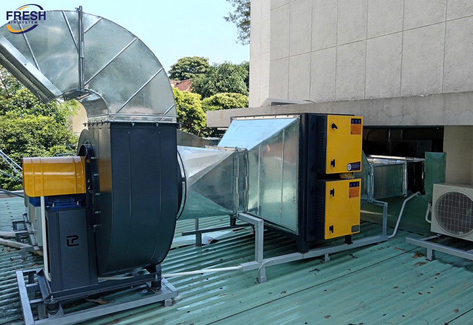 xu-ly-mui-khi-thai-nha-bep-nha-hang